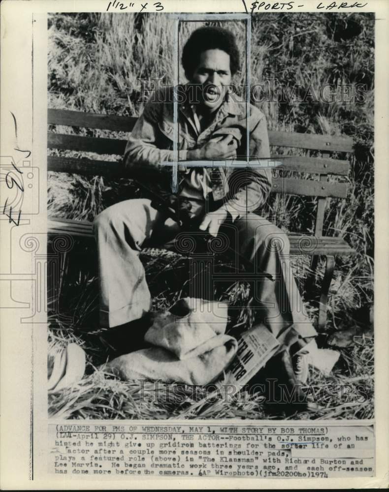 1974 Press Photo Football player &amp; actor O.J. Simpson in movie &quot;The Klansman&quot;- Historic Images