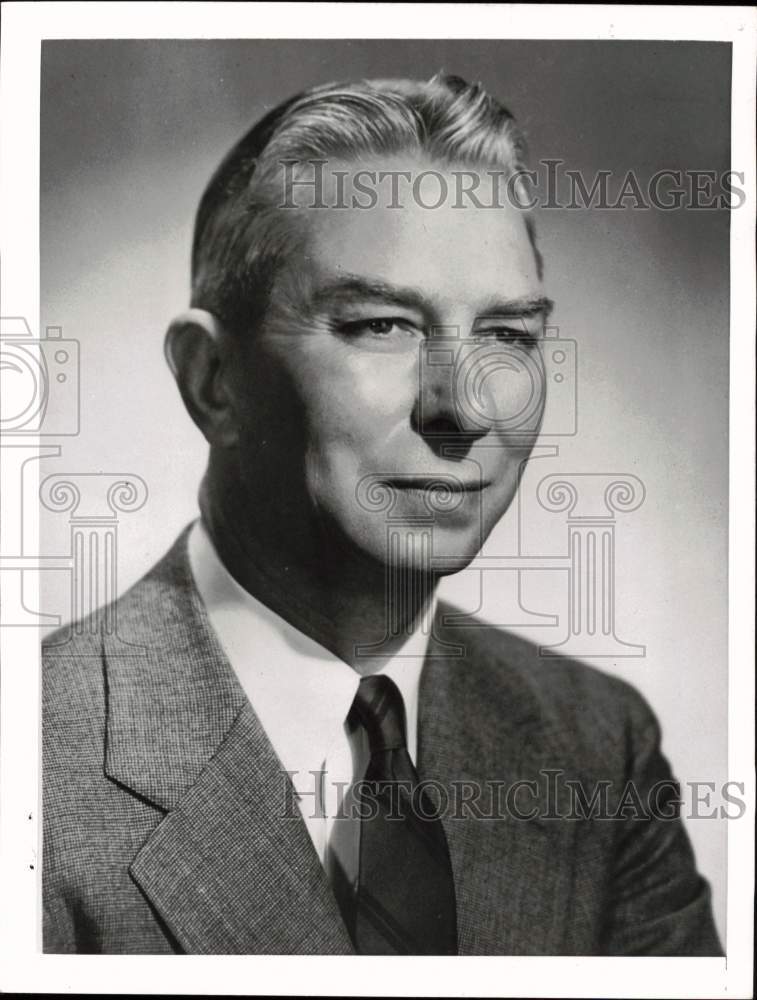 1953 Press Photo Yale coach Howard Hobson, head of coaches&#39; committee - Historic Images