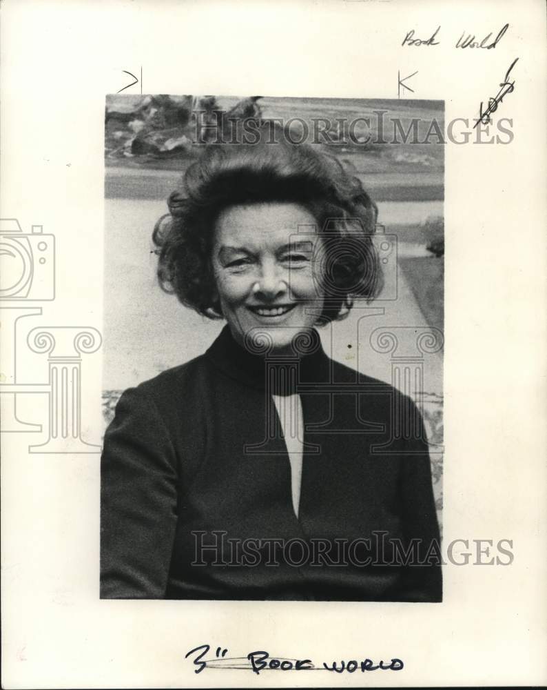 1972 Actress Myrna Loy - Historic Images