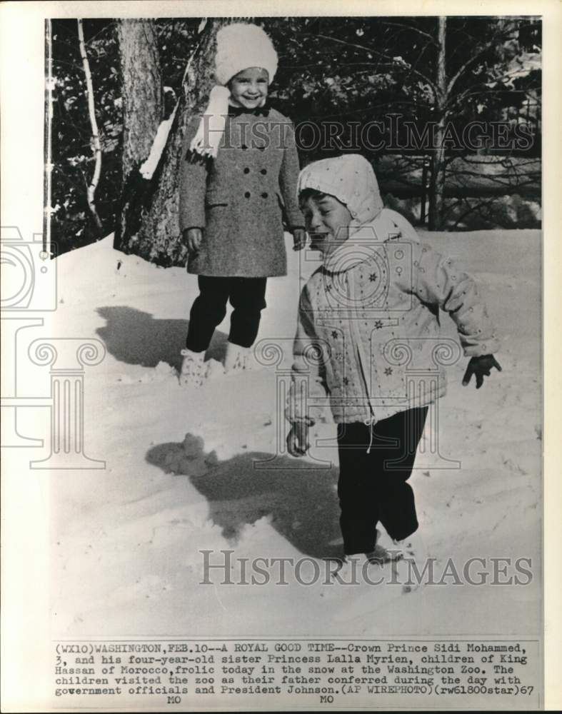 1967 Press Photo Moroccan Prince Sidi Mohammed &amp; sister Lalla Myrien at DC zoo - Historic Images