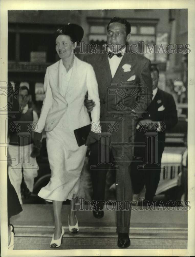 1935 Press Photo Baer And His Bride Enter Church Of St. Jean The Baptiste In NY - Historic Images