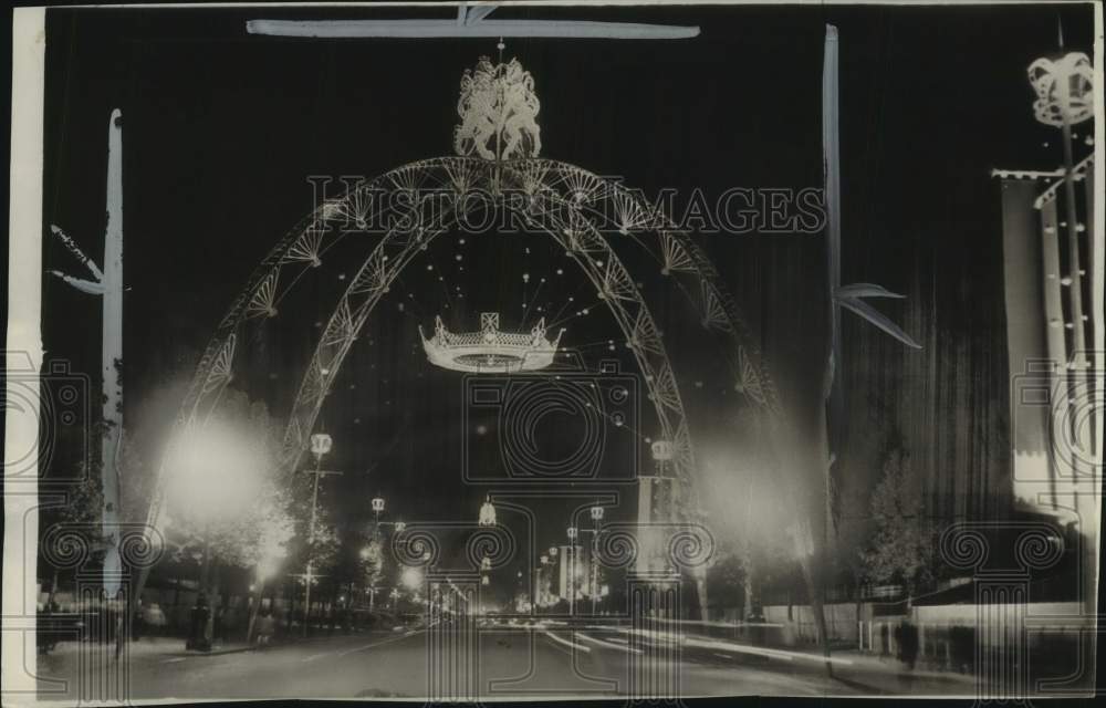 1953 Bright lights & graceful arches along the Mall, London-Historic Images