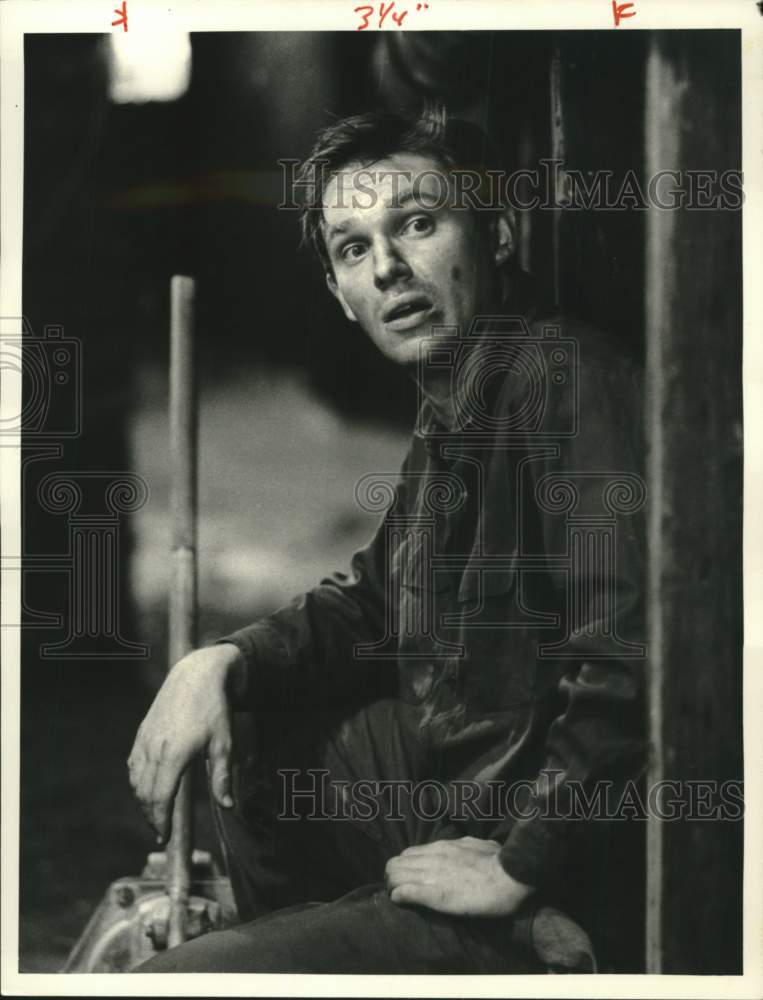 1981 Actor Richard Thomas pays attention in "Berlin Tunnel 21" - Historic Images