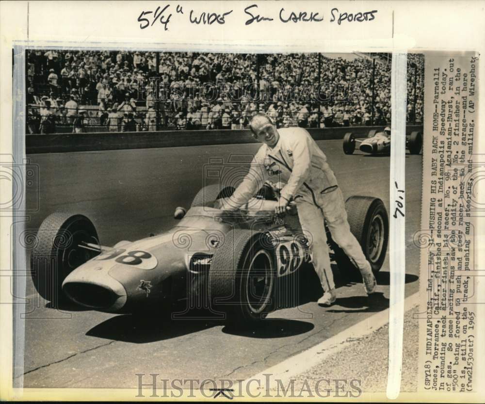 1965 Press Photo Auto racer Parnelli Jones &amp; race car, Indianapolis Speedway, IN - Historic Images