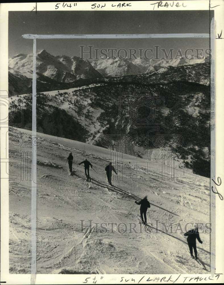 1974 Press Photo People skiing on Pyrenees Mountains - pix11938 - Historic Images