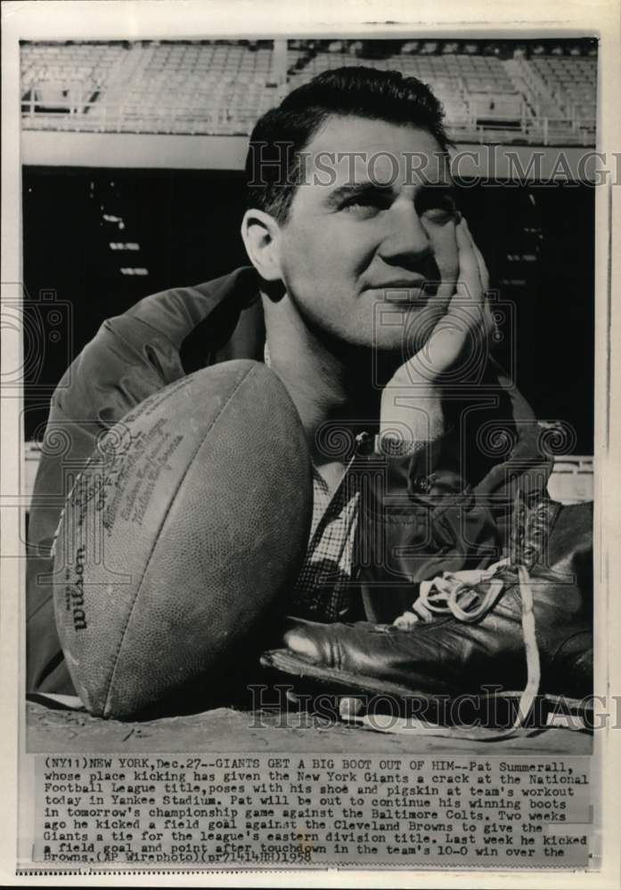 1958 Press Photo Giants&#39; football placekicker Pat Summerall, Yankee Stadium, NY - Historic Images