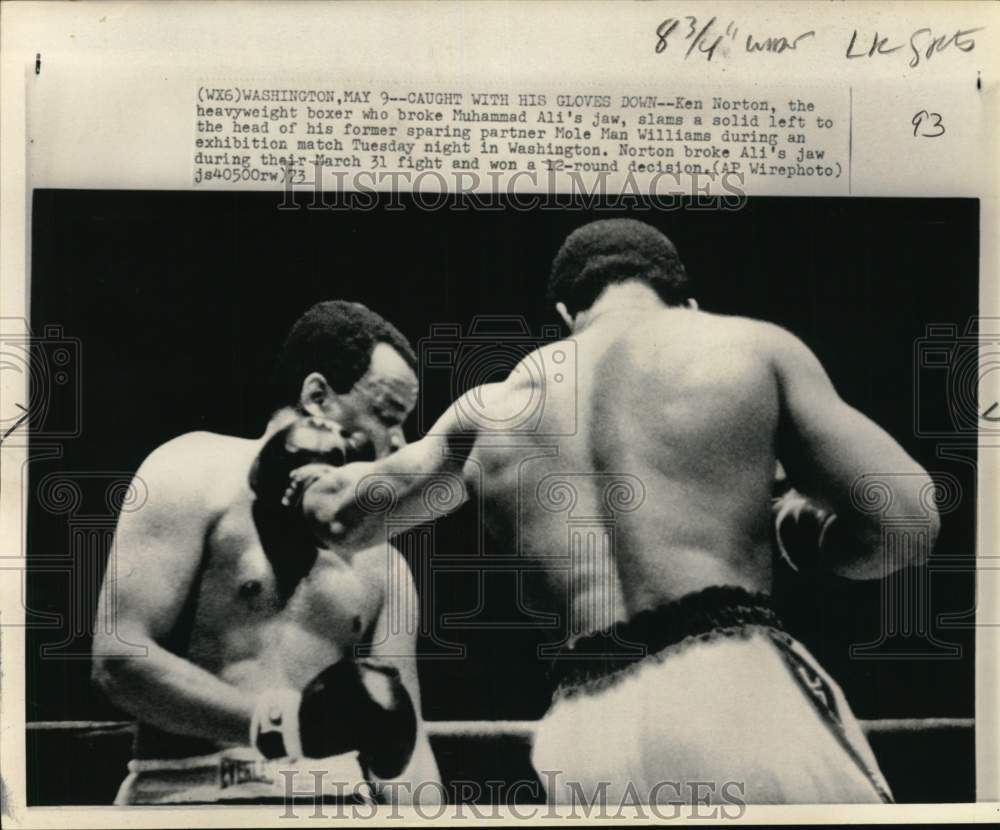 1973 Press Photo Boxers Ken Norton &amp; Mole Man Williams, exhibition match, WA- Historic Images