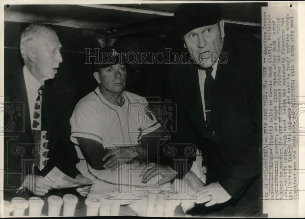 1950 Press Photo Philadelphia executives and Cleveland&#39;s Bob Lemon, Baseball- Historic Images