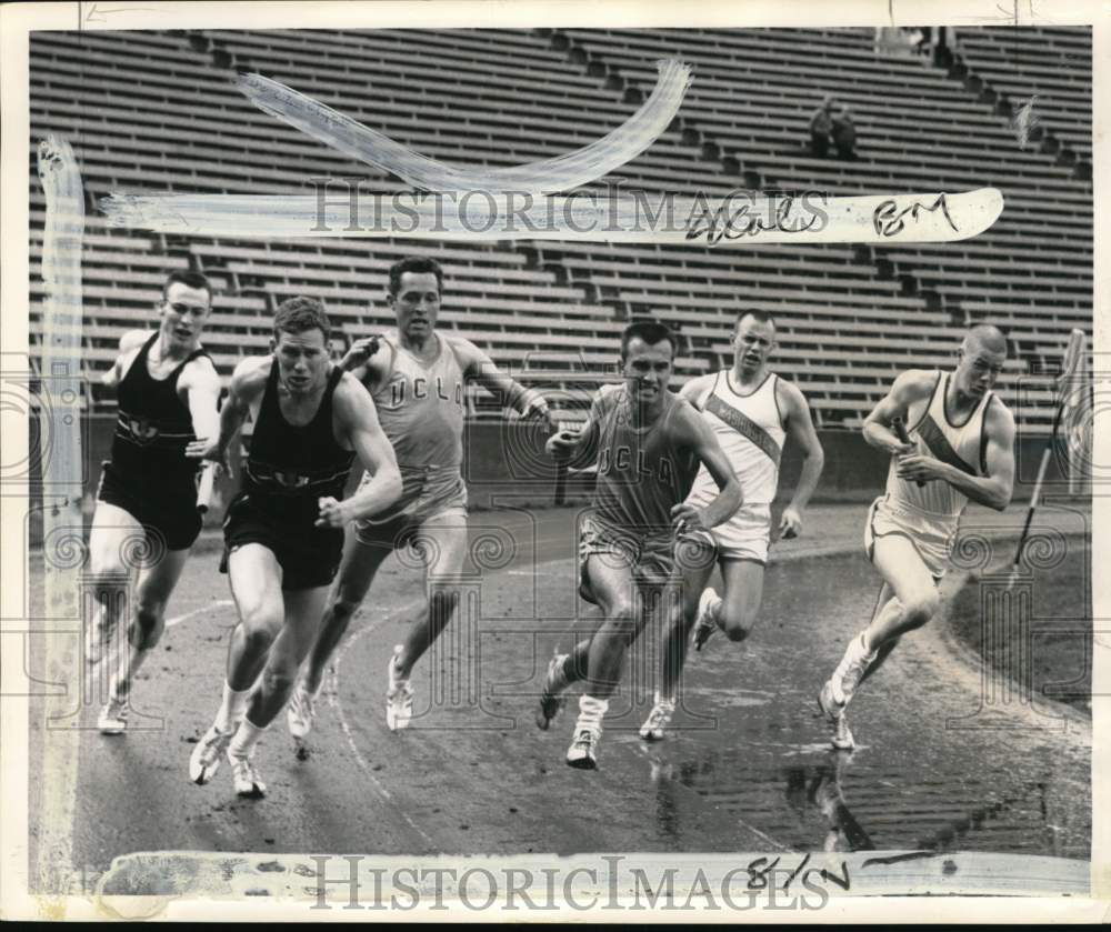 1964 Press Photo Sprinters&#39; baton passing, University of Washington Stadium, WA - Historic Images