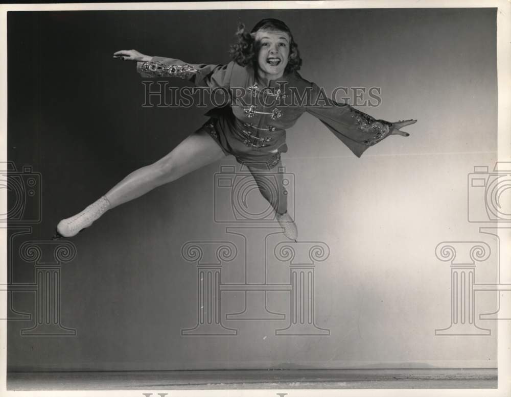 1949 Press Photo Ice skater Hazel Franklin in action - pix13941 - Historic Images