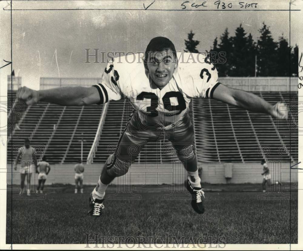 1966 Press Photo Canadian football player Bill Burton - pix13988- Historic Images
