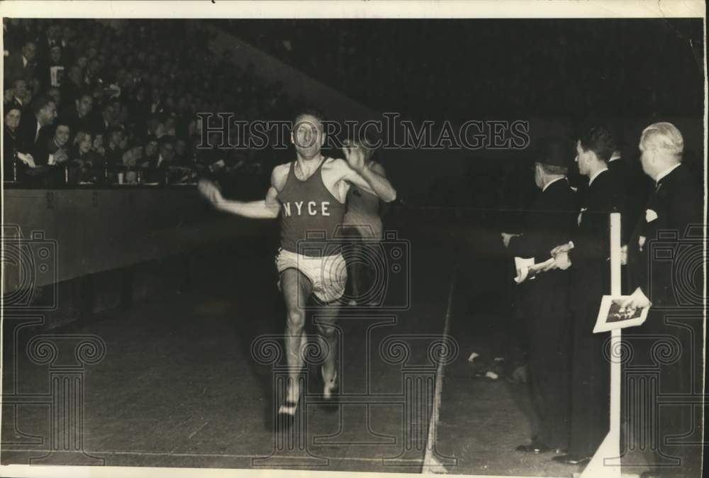 1937 Press Photo Glenn Cunningham, Wanamaker Mile, Madison Square Garden, NY- Historic Images