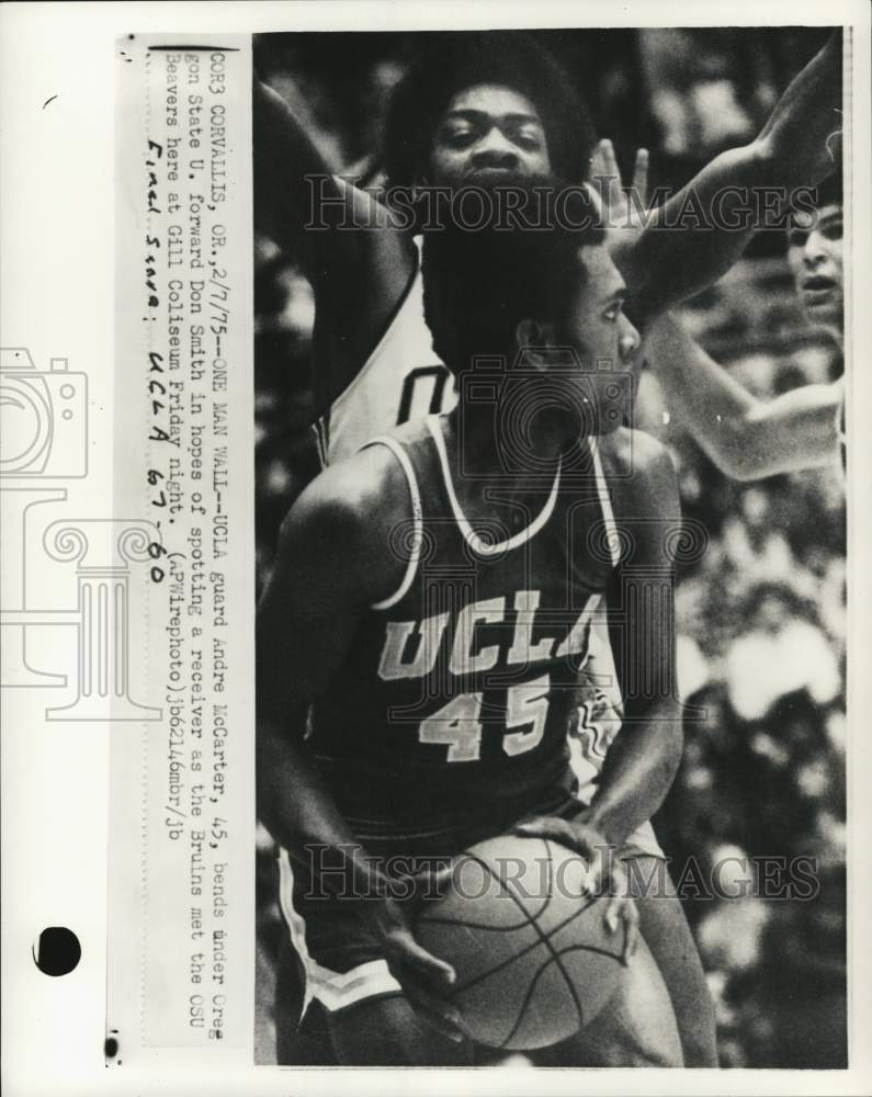 1975 Press Photo UCLA&#39;s Andre McCarter, Basketball game with Oregon State U, OR - Historic Images