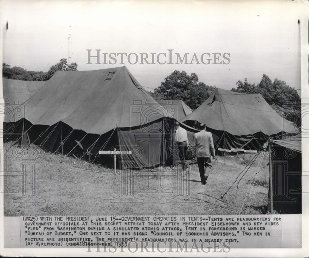 1955 Press Photo Men &amp; tents at field for government retreat in Washington, DC - Historic Images