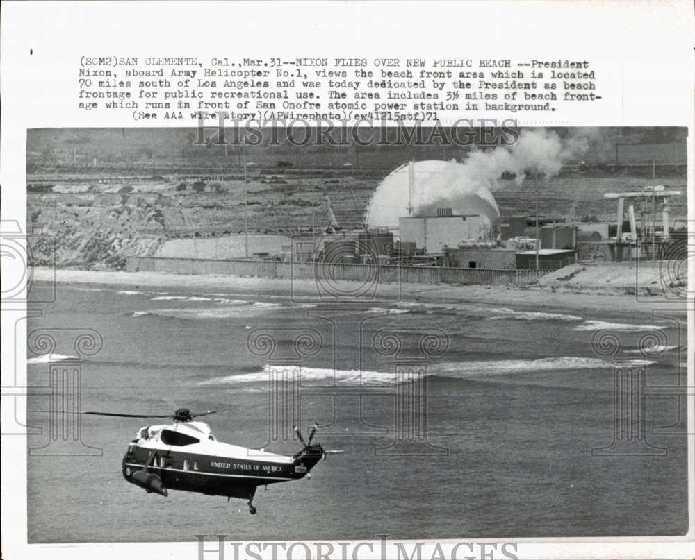 1971 Press Photo Army Helicopter flies by San Clemente beachfront in California - Historic Images