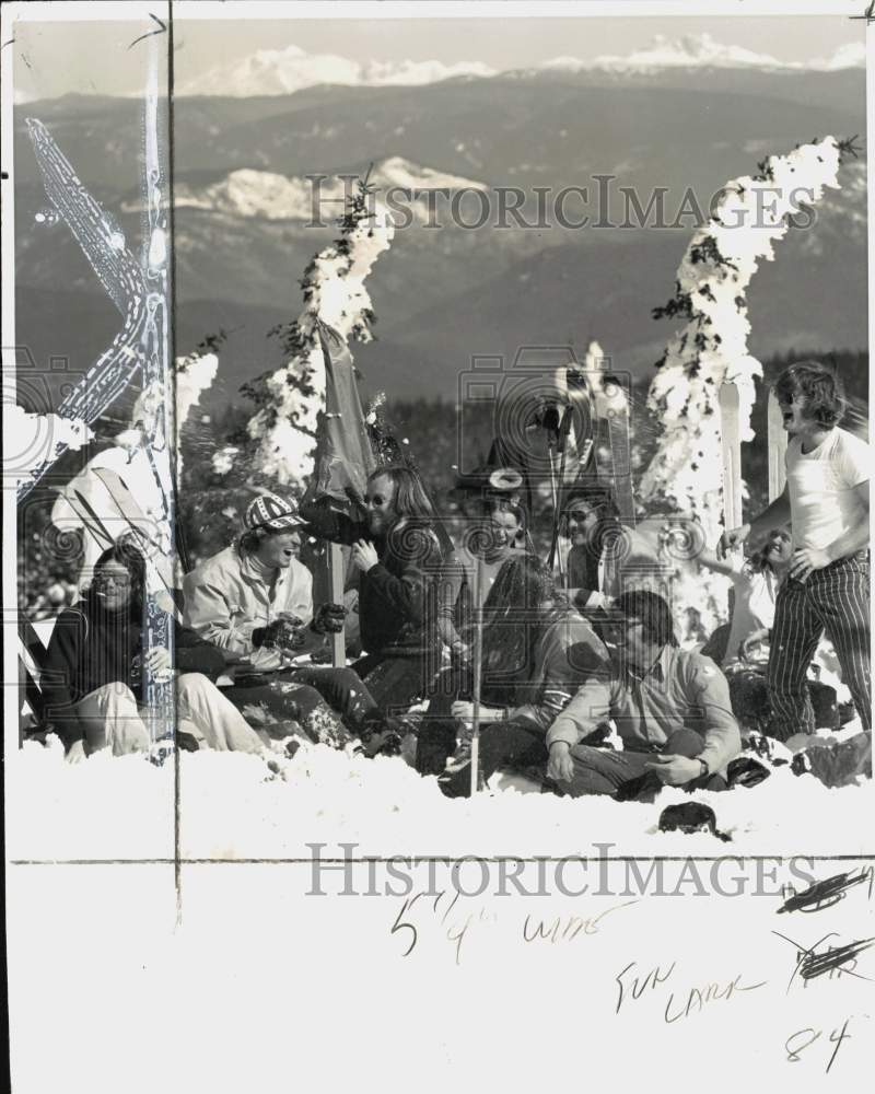 1975 Press Photo Skiers at Silver Star resort in British Columbia, Canada - Historic Images