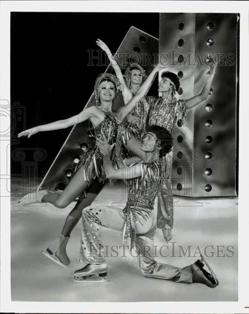 1983 Press Photo Figure skaters of the "Ice Capades" star in "Wow, It's on Ice!"- Historic Images