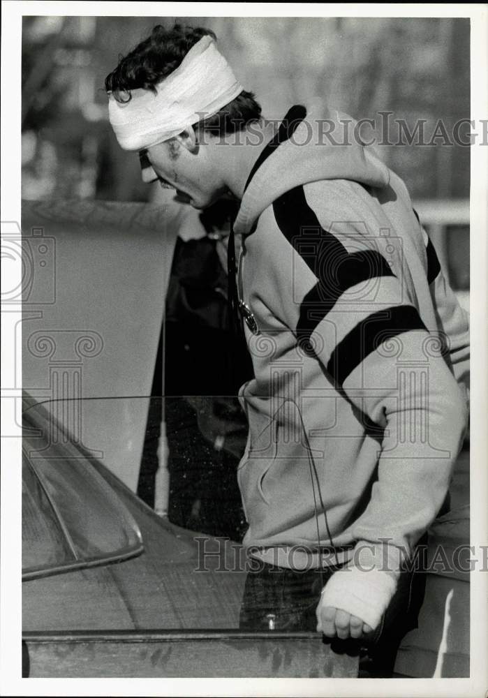 1980 Press Photo Thomas Sheck at David Brady Crime Scene in Elizabethtown, PA - Historic Images