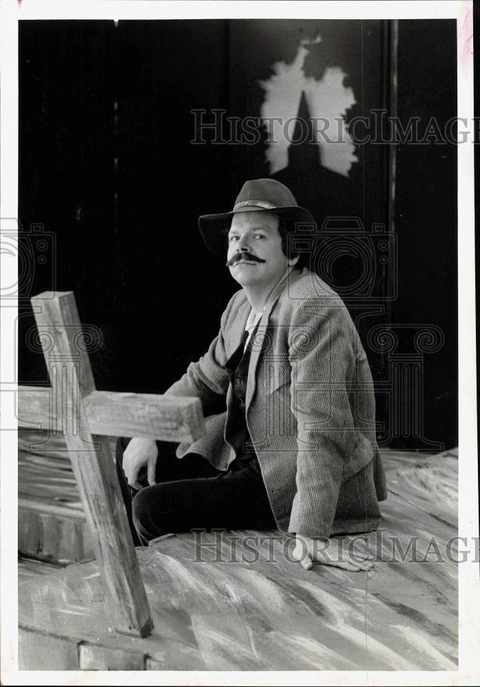 Press Photo Bob Casey on Stage - pna04803 - Historic Images