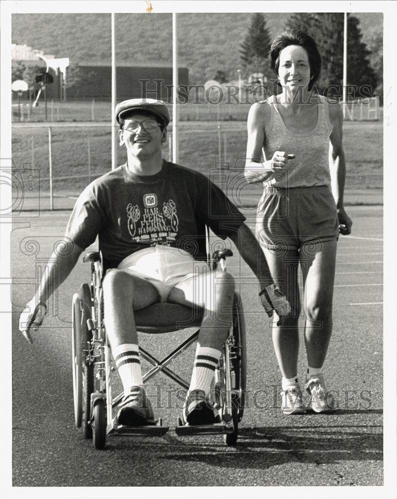 1988 Press Photo Nancy Kozak Running with Dan DeStito in Wheelchair - pna04816 - Historic Images