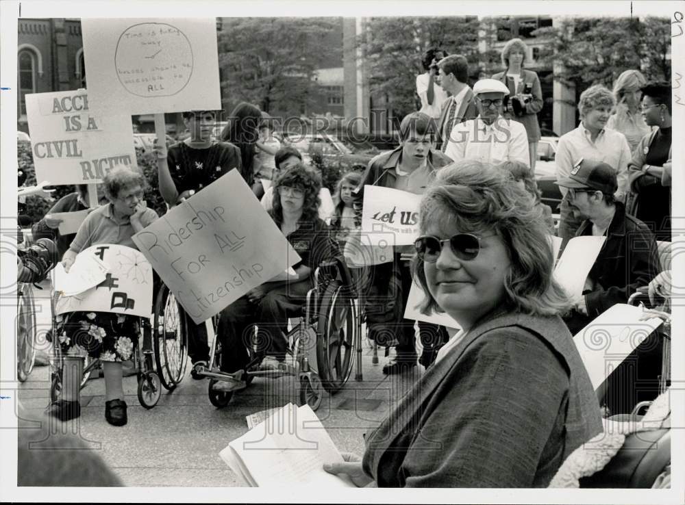 1990 Press Photo Sandra Reagle, Speaker at CAT Transfer Station Rally - Historic Images