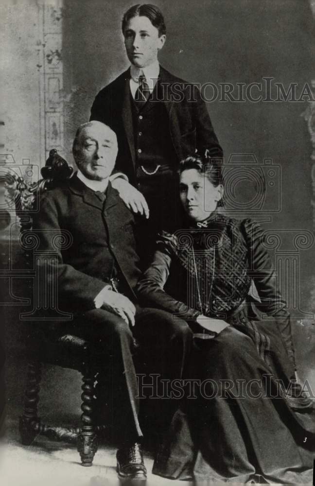 1947 Press Photo Franklin D. Roosevelt with Parents in &quot;The Roosevelt Story&quot;- Historic Images