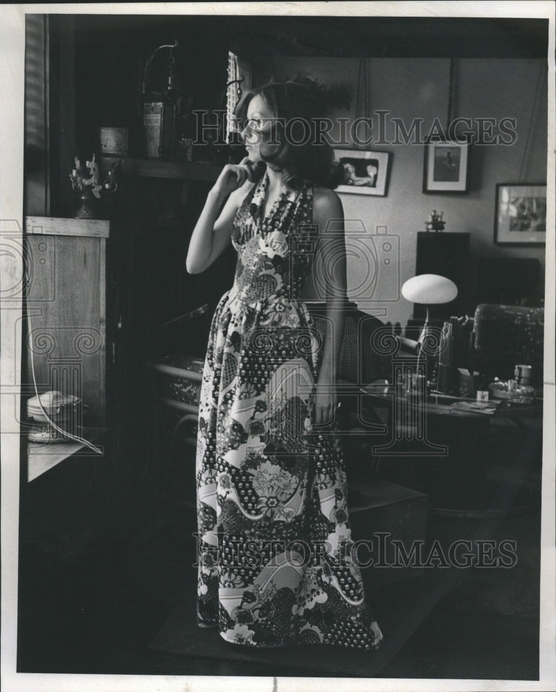 1972 Model Tiffany Meyer Kay DiNovo Dress - Historic Images