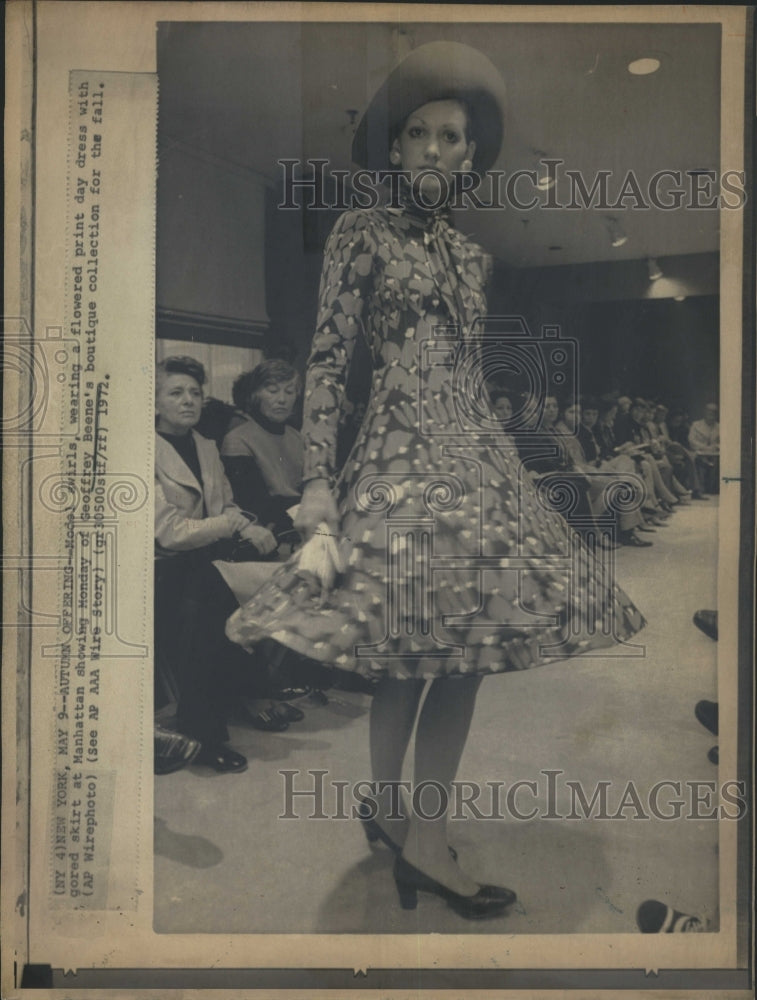  Geoffrey Beene Fashion Dress Designer - Historic Images