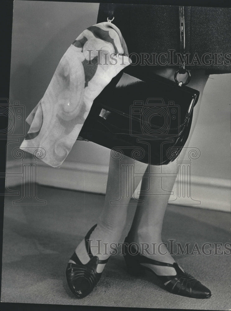 1966 Fashion Design Accessories Shoes Scarf - Historic Images