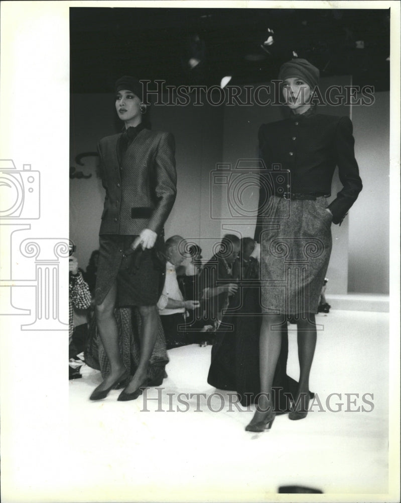 1985 Oscar de la Renta fashion show - Historic Images