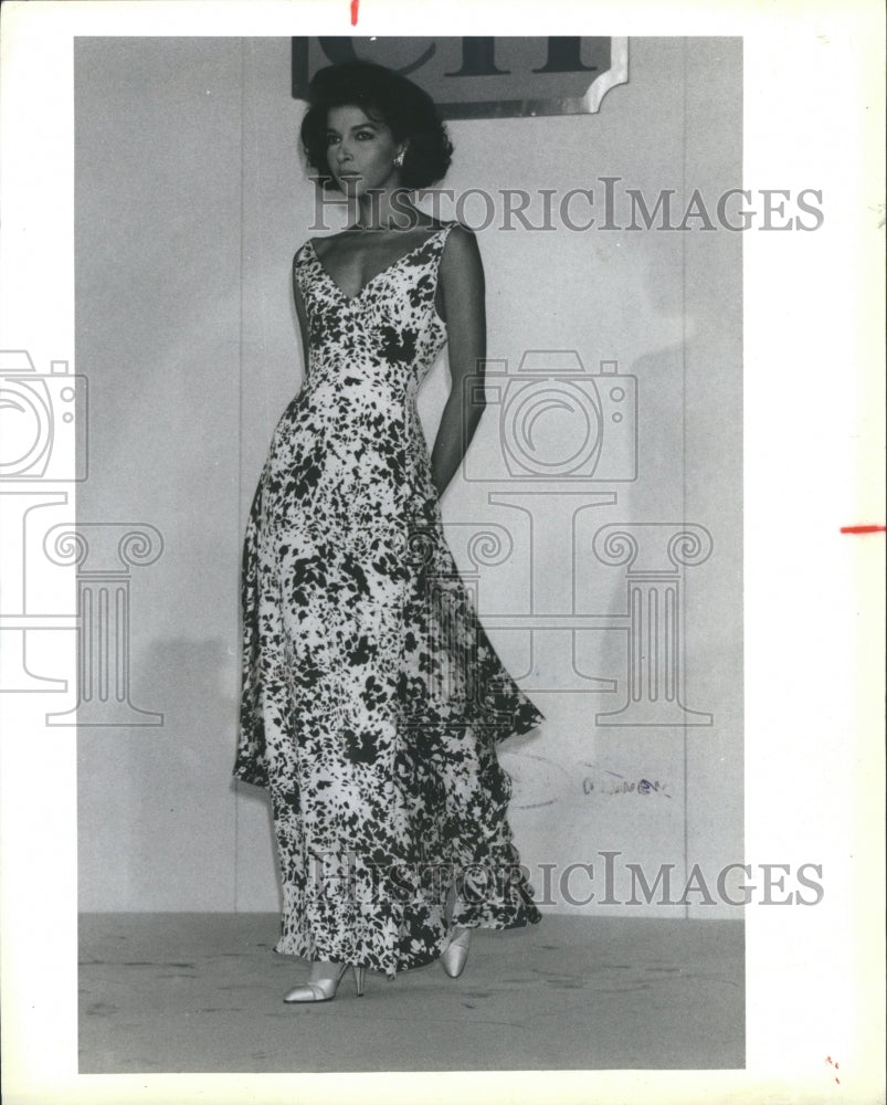 1983 Carolina Herreras Fashion Design - Historic Images