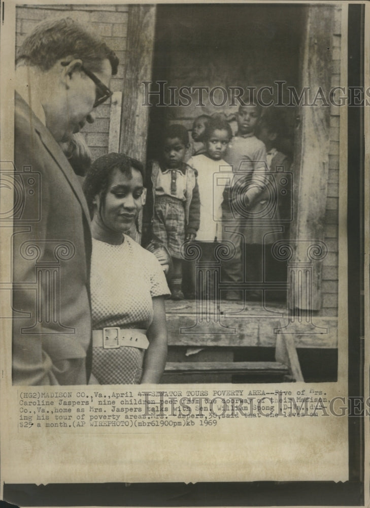 1969 W VA Senator Visits Poor Mother Kids - Historic Images