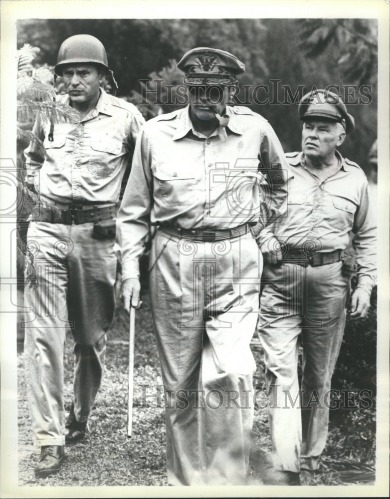 1979 MacArthur Gregory Peck Walter Miles - Historic Images