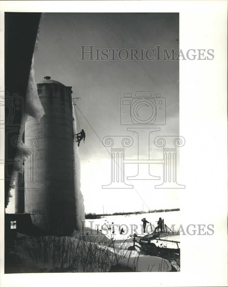 1985 Ice Climber Silo Farming - Historic Images