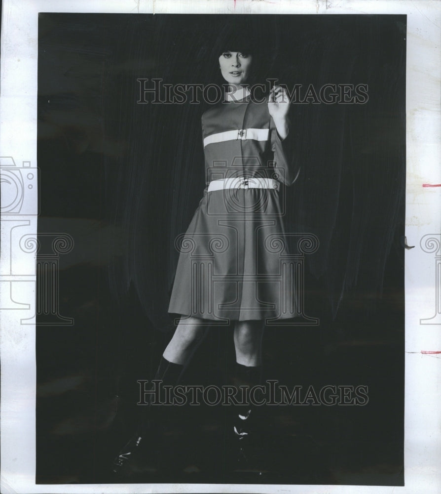 1968 Aquavanti rain or shine ladies coat - Historic Images