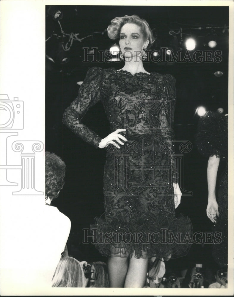 1984 Chiffon Oscar De la Renta Shelton - Historic Images