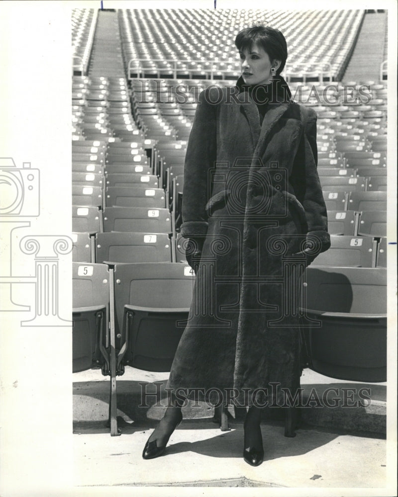 1985 Ralph Lauren Beaver Fur Coat Womens - Historic Images