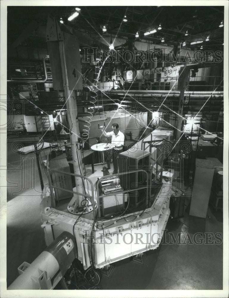 1987 Argonne National Laboratory - Historic Images