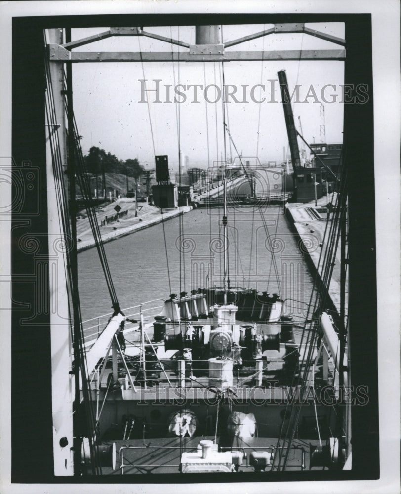 1984 Saint Lawrence Seaway French - Historic Images