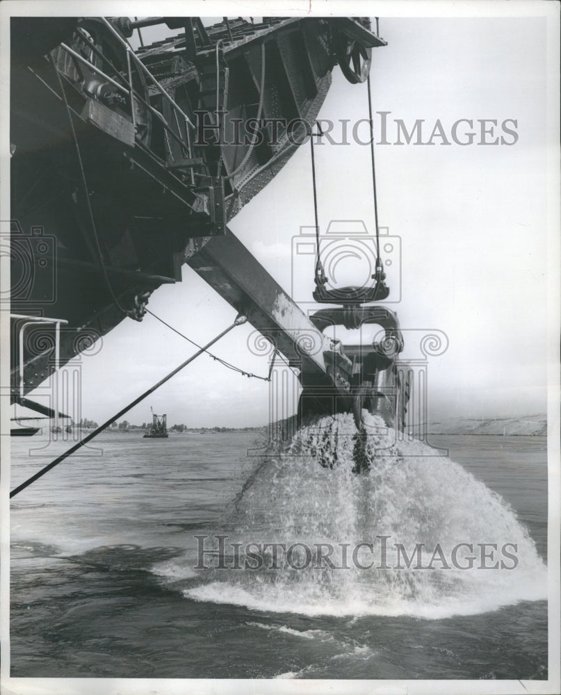 1958 Saint Lawrence Seaway French - Historic Images