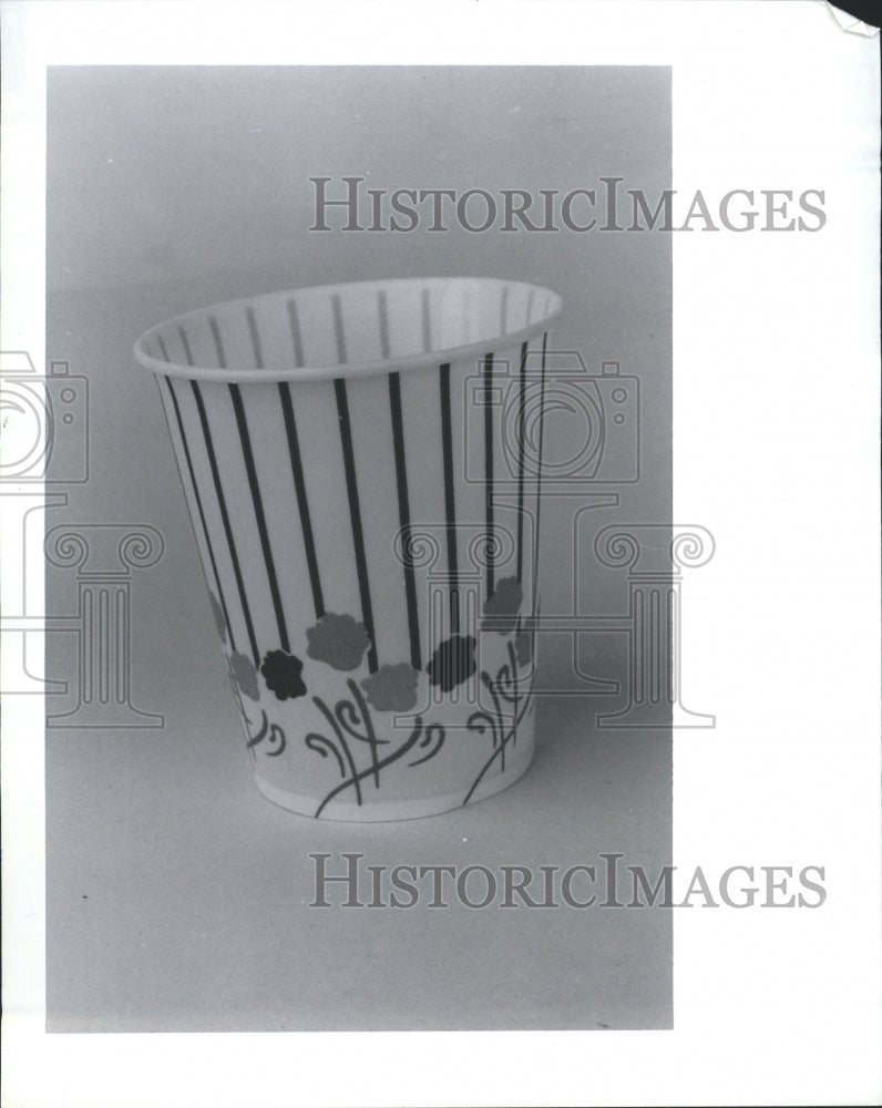 1992 Paper Cup - Historic Images