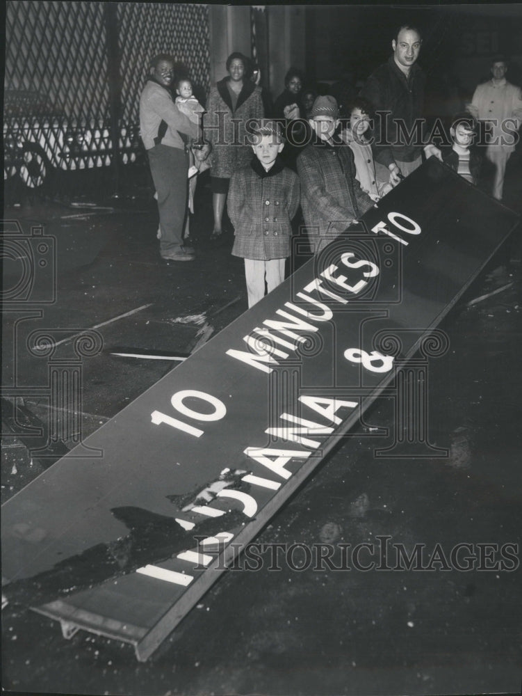 1961 Press Photo Seymour Adelman Tornado - Historic Images