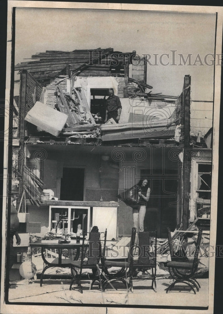 1976 Press Photo Chicago Area Tornado  Reba Risoll Home - Historic Images