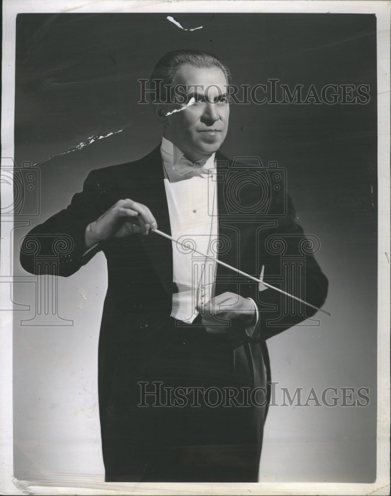 1953 Phil Spitalny - Historic Images