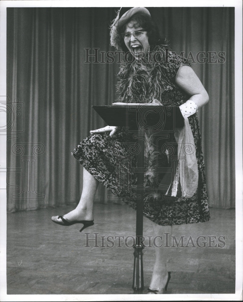 1961 Woman Showing How Not To Make Speech - Historic Images