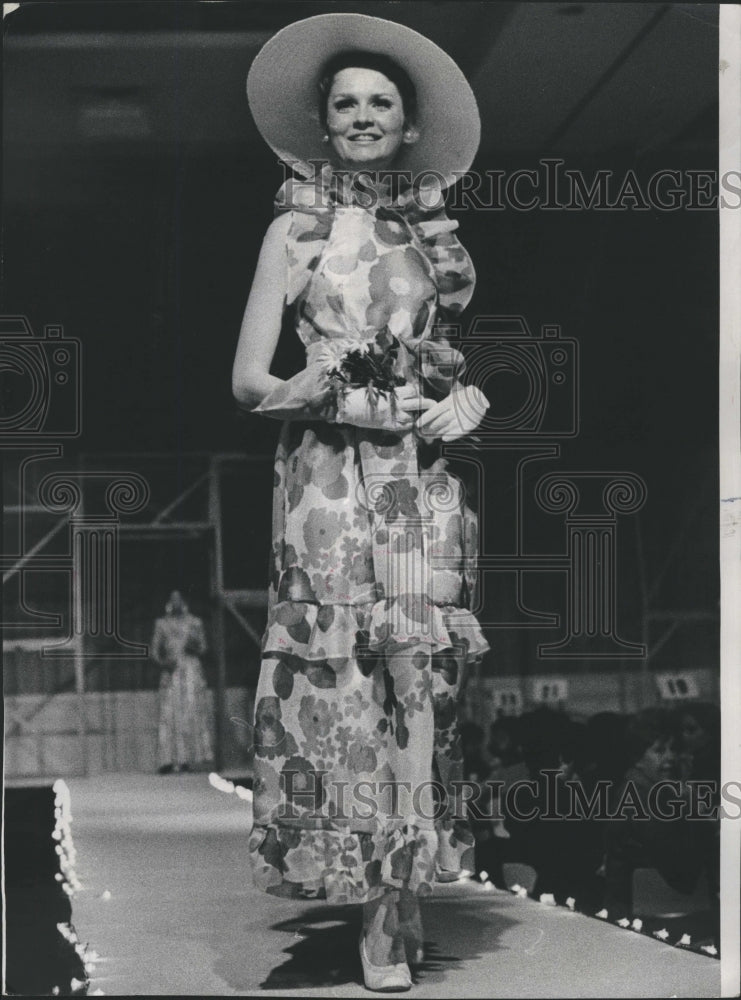 1971 Fashion Show Chicago - Historic Images