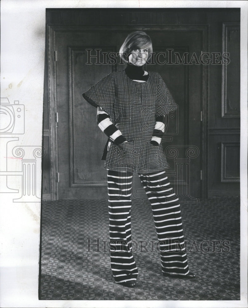 1976 Cuokko's Coatdress Swirl tunic dress - Historic Images