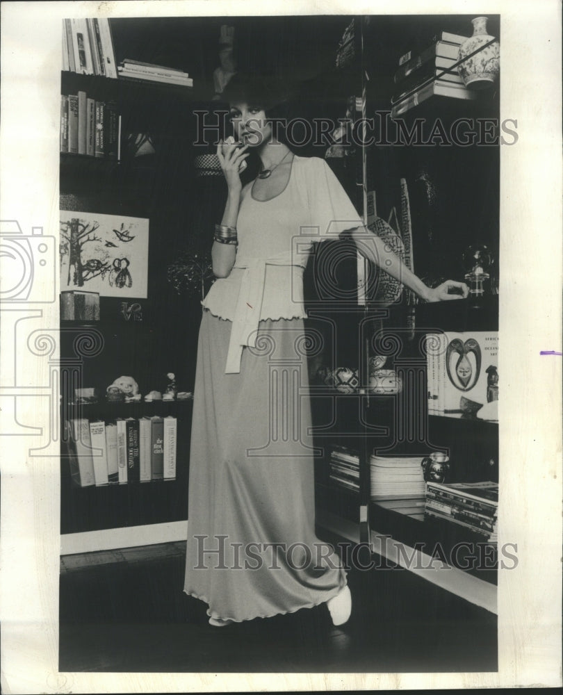 1975 Kay Unger Soft Feminine Fashion Ideas - Historic Images