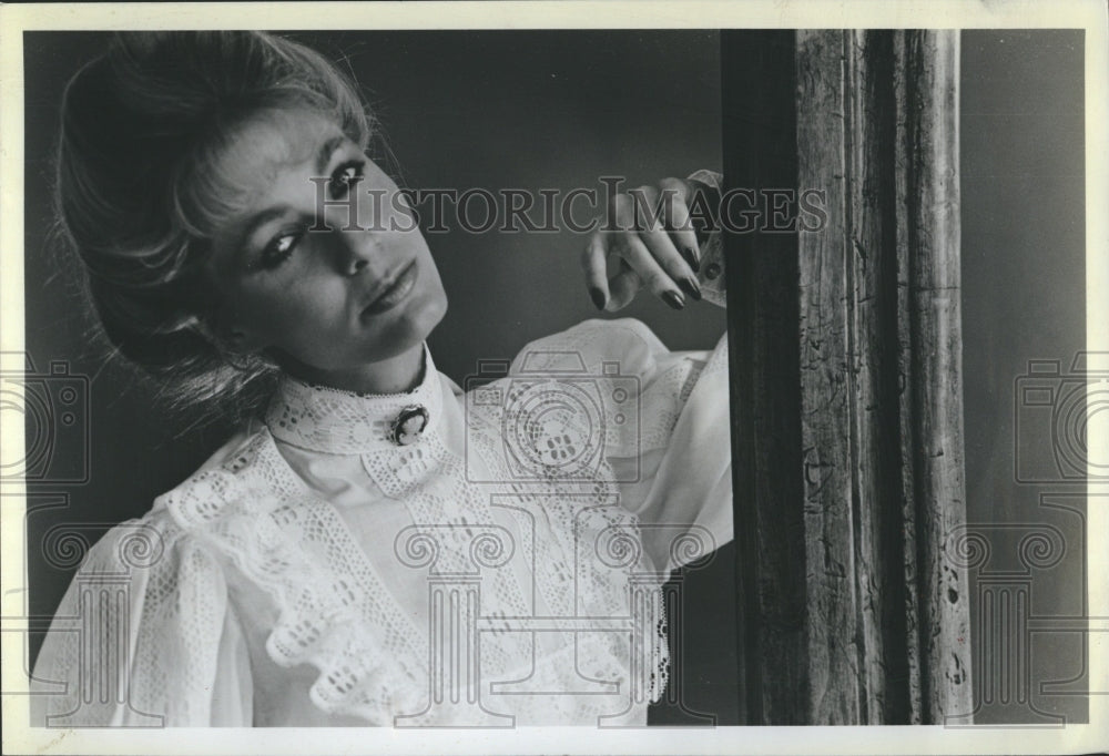 1981 Women&#39;s Fashion Victorian Blouse Lace - Historic Images