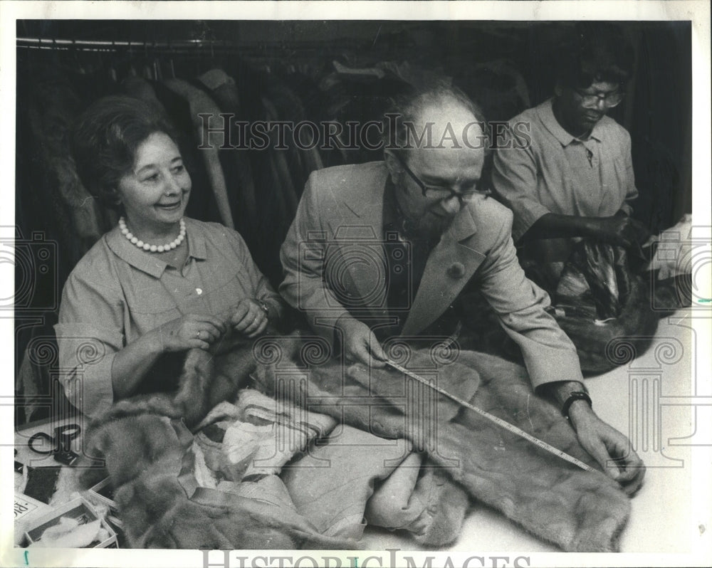 1971 Jhlina Jarosz Furs Industry Coat - Historic Images